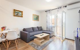 Sunny Apartment Ili Near Amfiteatar